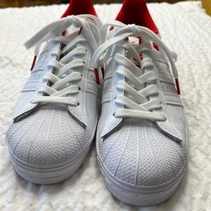 Adidas superstars